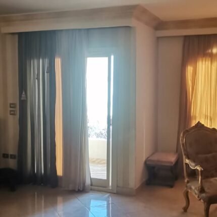 شقة مميزه جدا من المالك مباشرة بحدائق الاهرام