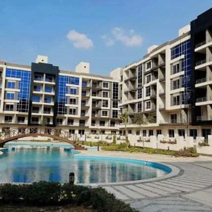 شقة للبيع بحدائق اكتوبر 225م فيو حمام سباحة