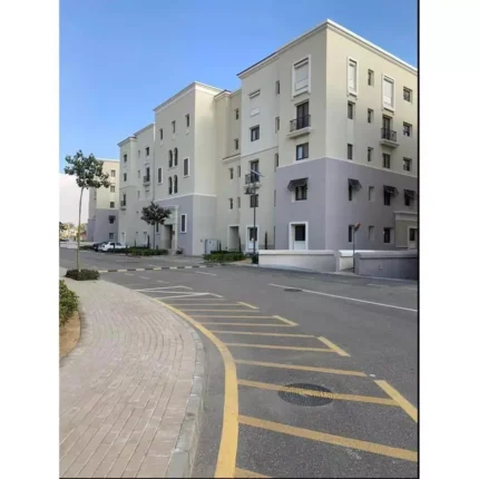 شقة للبيع بتجمع خامس مساحه 238م  بموقع متميز