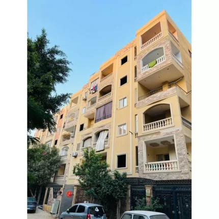 للبيع شقة بحدائق الاهرام  مساحة 120م بموقع متميز