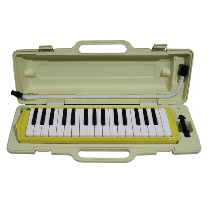 ⁦Antique Melodion Suzuki Super II MA-32 Keyboard⁩ - الصورة ⁦1⁩