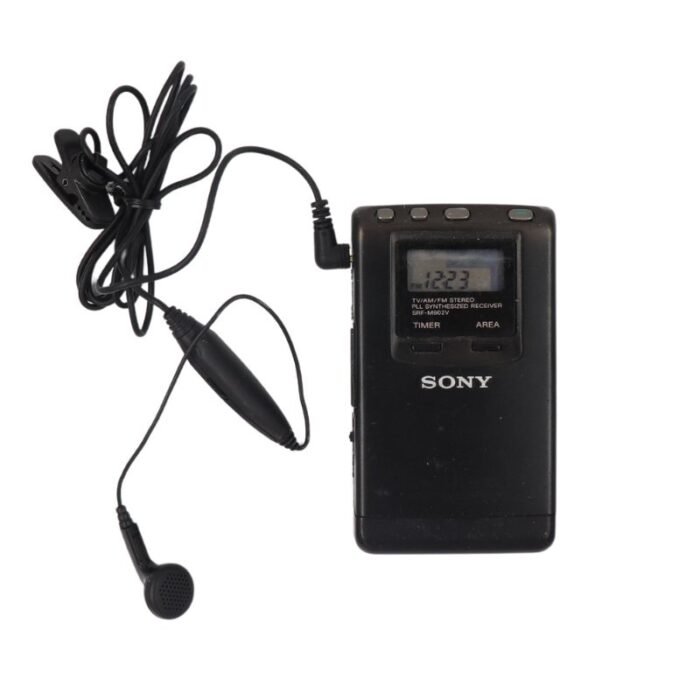 ⁦Antique old FM-AM sony radio⁩ - الصورة ⁦1⁩