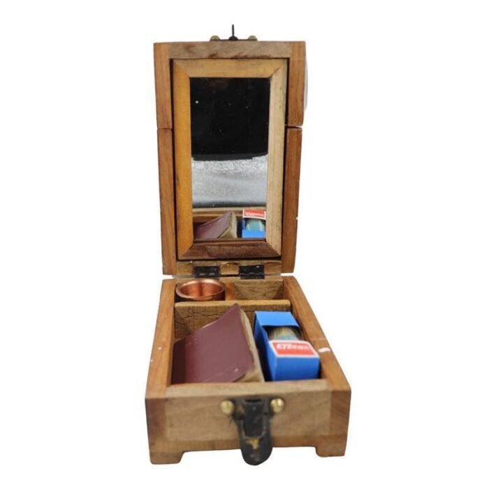 ⁦Antique old wooden barber tool box⁩ - الصورة ⁦3⁩