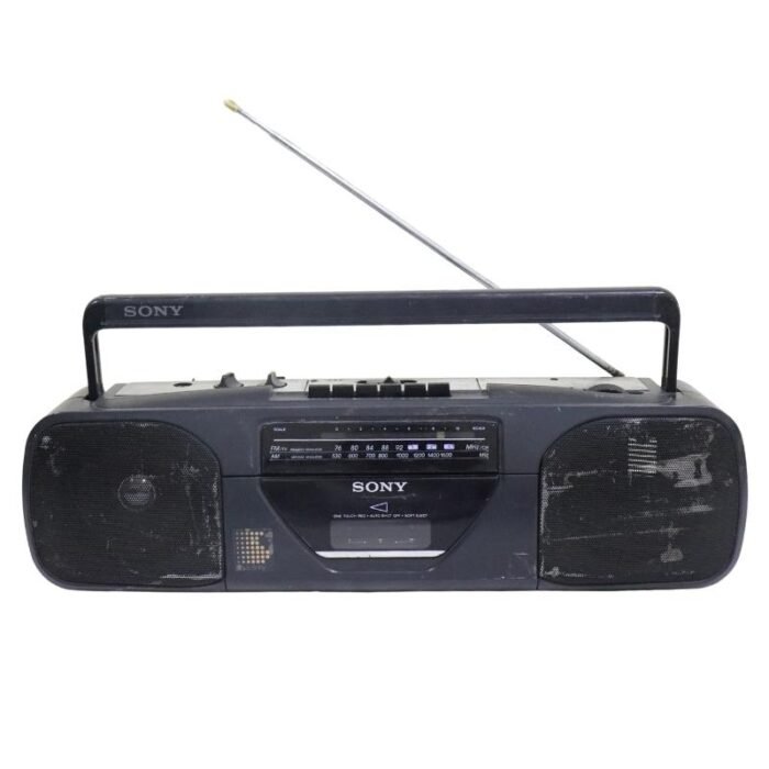⁦Vintage Sony CFS-E22 Boombox AM/FM Stereo Radio⁩ - الصورة ⁦2⁩