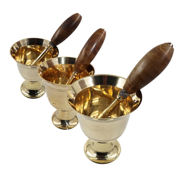 ⁦WOODEN BRASS HAWAN⁩ - الصورة ⁦1⁩