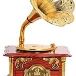 جرامافون خشبي قديم